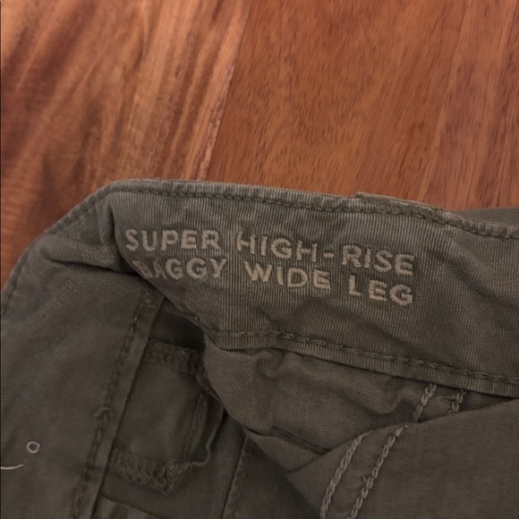 American Eagle Outfitters Army Green Cargo Pants - Picture 4 of 5